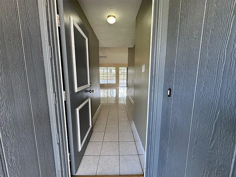 4703 Rivertree Ln — Photo 4