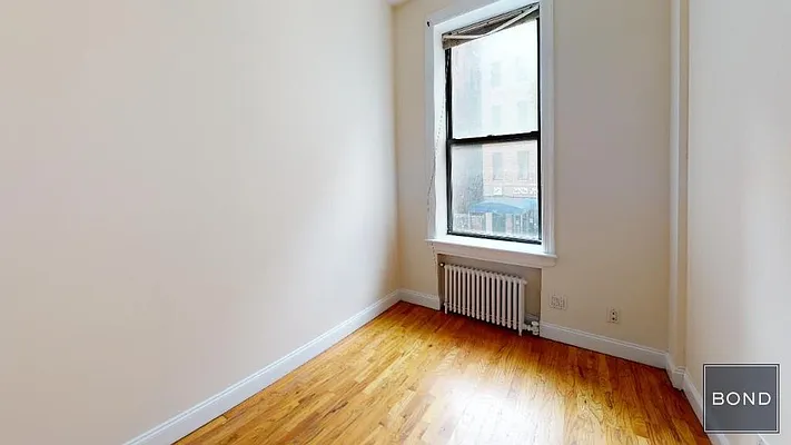 Rented by Bond New York | media 63