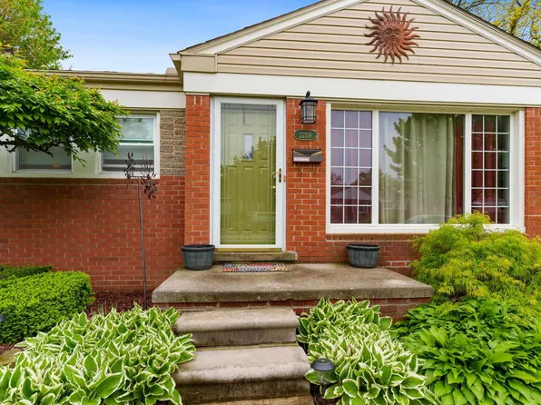 22118 Love St, Saint Clair Shores, MI 48082