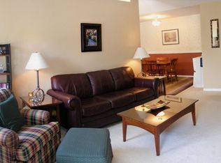 1209 Bradwell Ln APT E, Mundelein, IL