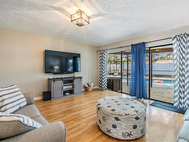 1 Fernery Ln — Photo 31