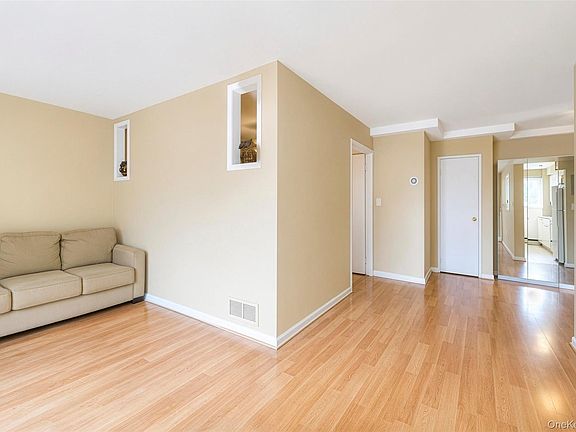 4th image of 263 N Newbridge Road