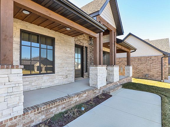 3rd image of 4584 E Hidden Oak Street