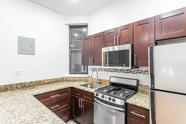 Rented by Cooper & Cooper Real Estate | media 20