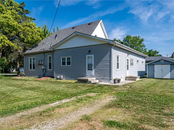 820 S Main St, Sullivan, IL 61951