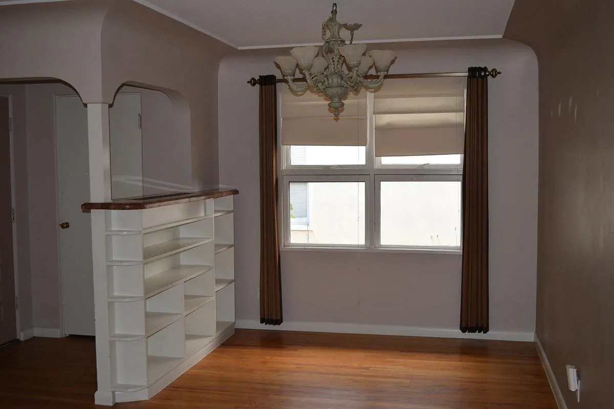 5 bed, 2386 sqft, $2,800 — Photo 3
