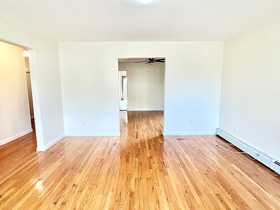 4th image of 164 Rossiter Ave #1