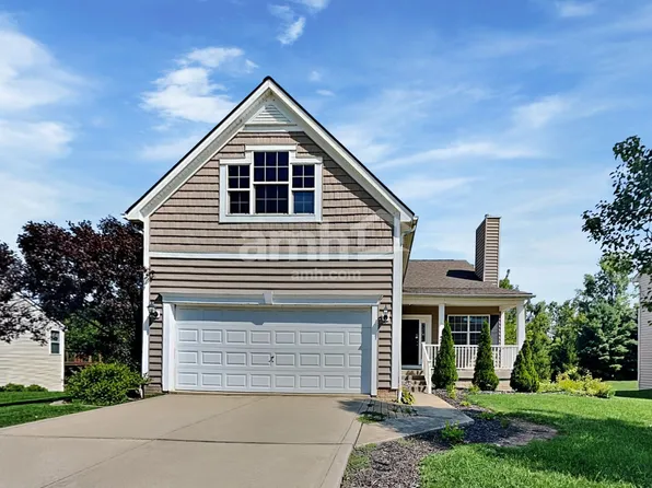 402 Rolling Acre Dr, Lithopolis, OH 43136