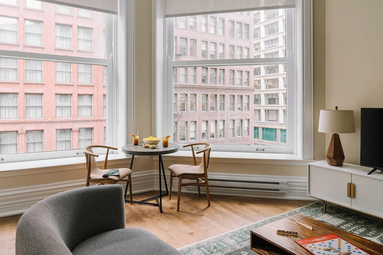 1 bed, 1.0 bath, 441 sqft, $6,991 — Photo 2