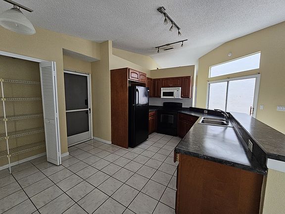 4th image of 2939 Barrymore Ct