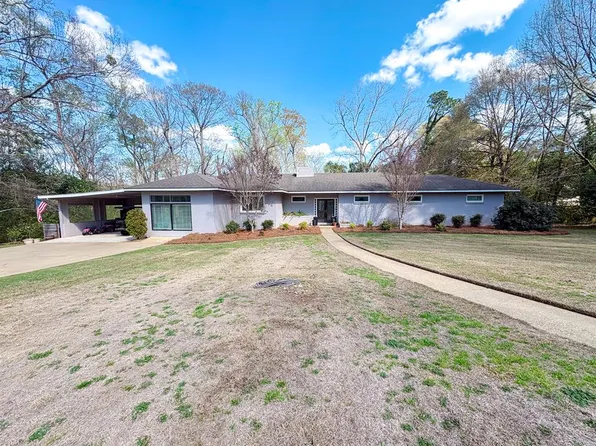 207 N Hillcrest Blvd, Troy, AL 36081