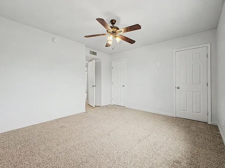 5439 W Becker Ln — Photo 5