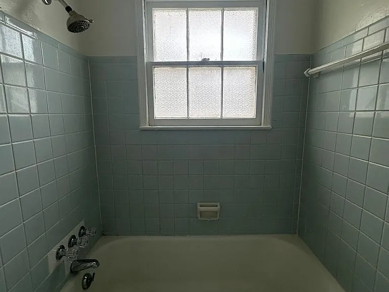 521 E Harmon Dr — Photo 13