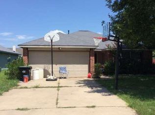 200 Quail Cir, Hutto, TX 78634