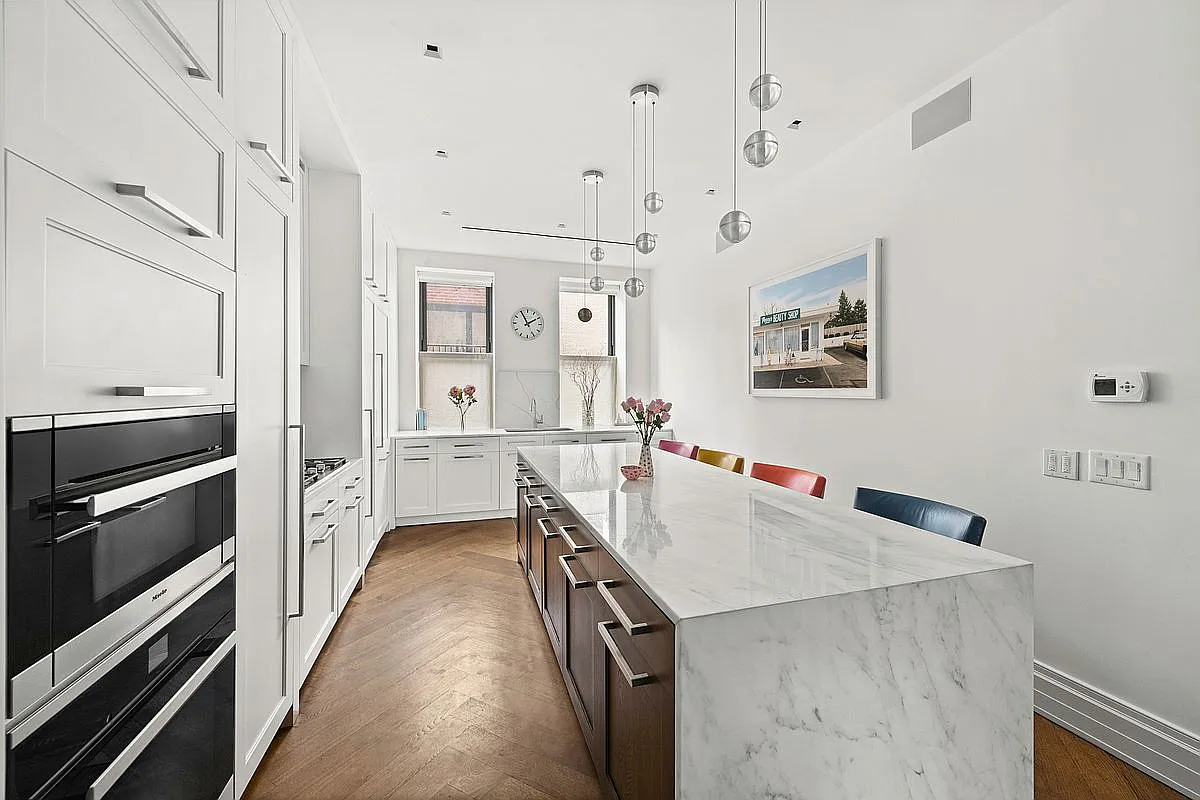 235 W 75th St #507 photo 1