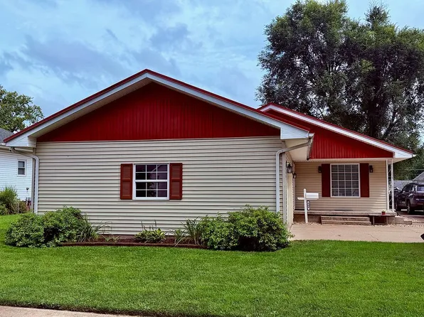 660 N Rile St, Bushnell, IL 61422
