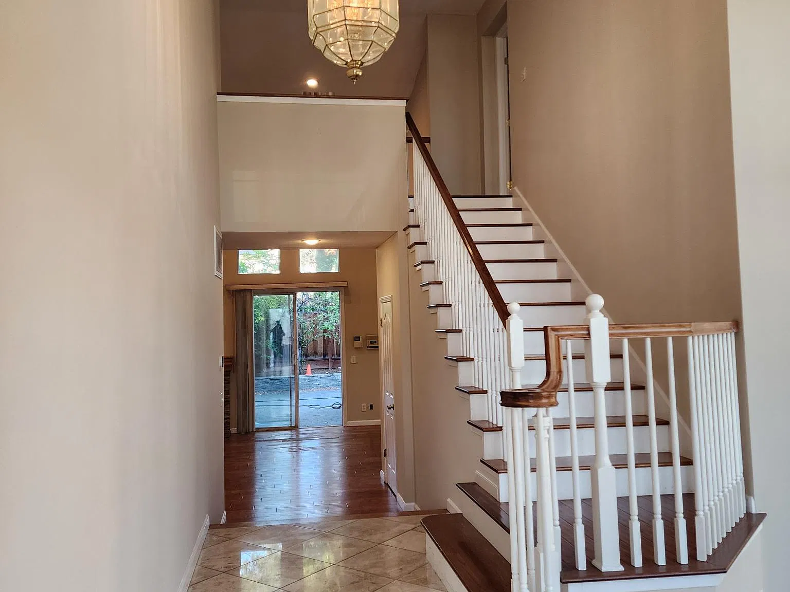 5 bed, 2820 sqft, $6,000 — Photo 2