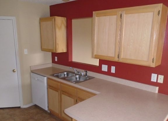 5th image of 1211 Wallace Ln