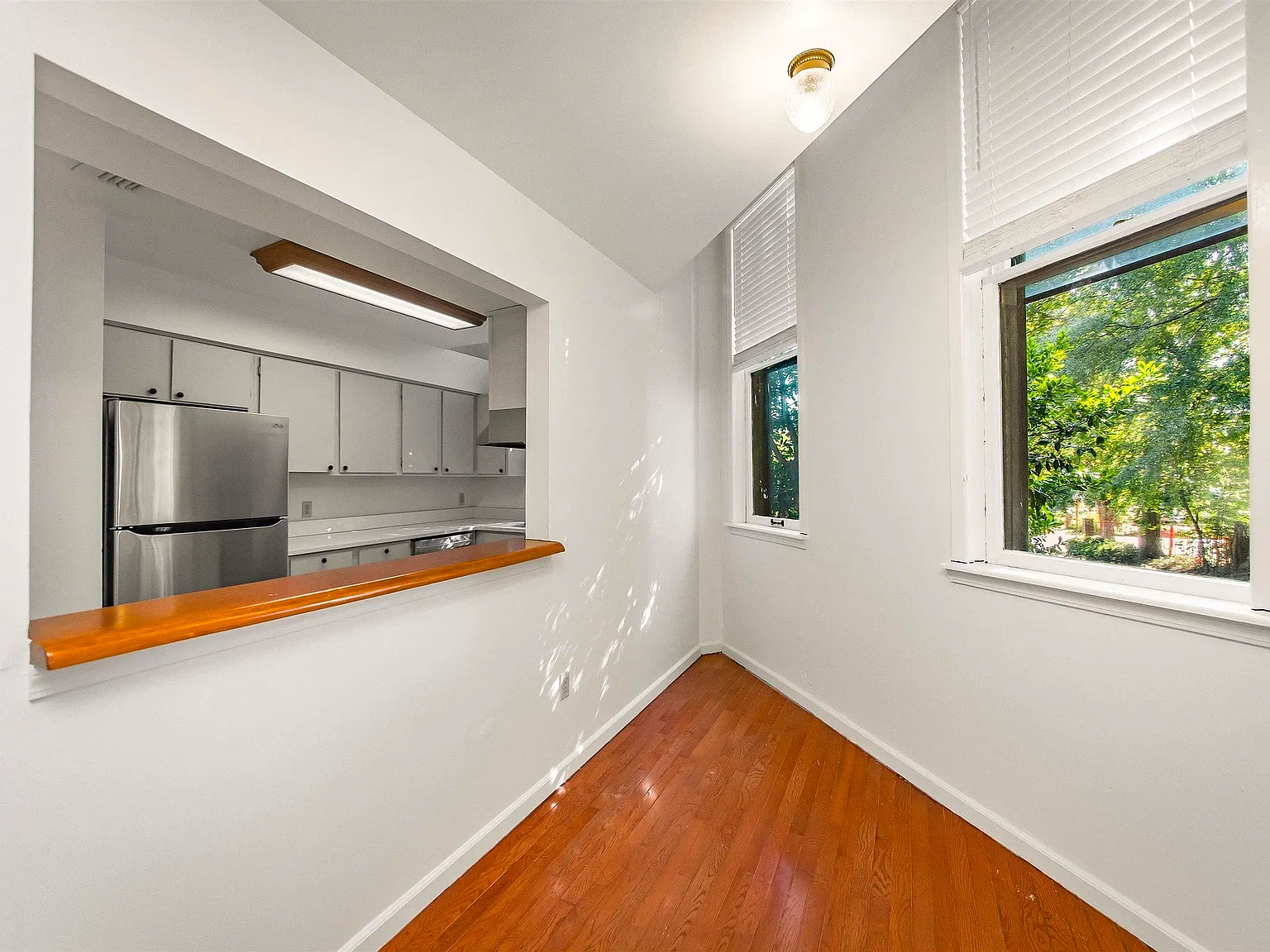 2 bed, 2.0 bath, 1100 sqft, $1,200 — Photo 4