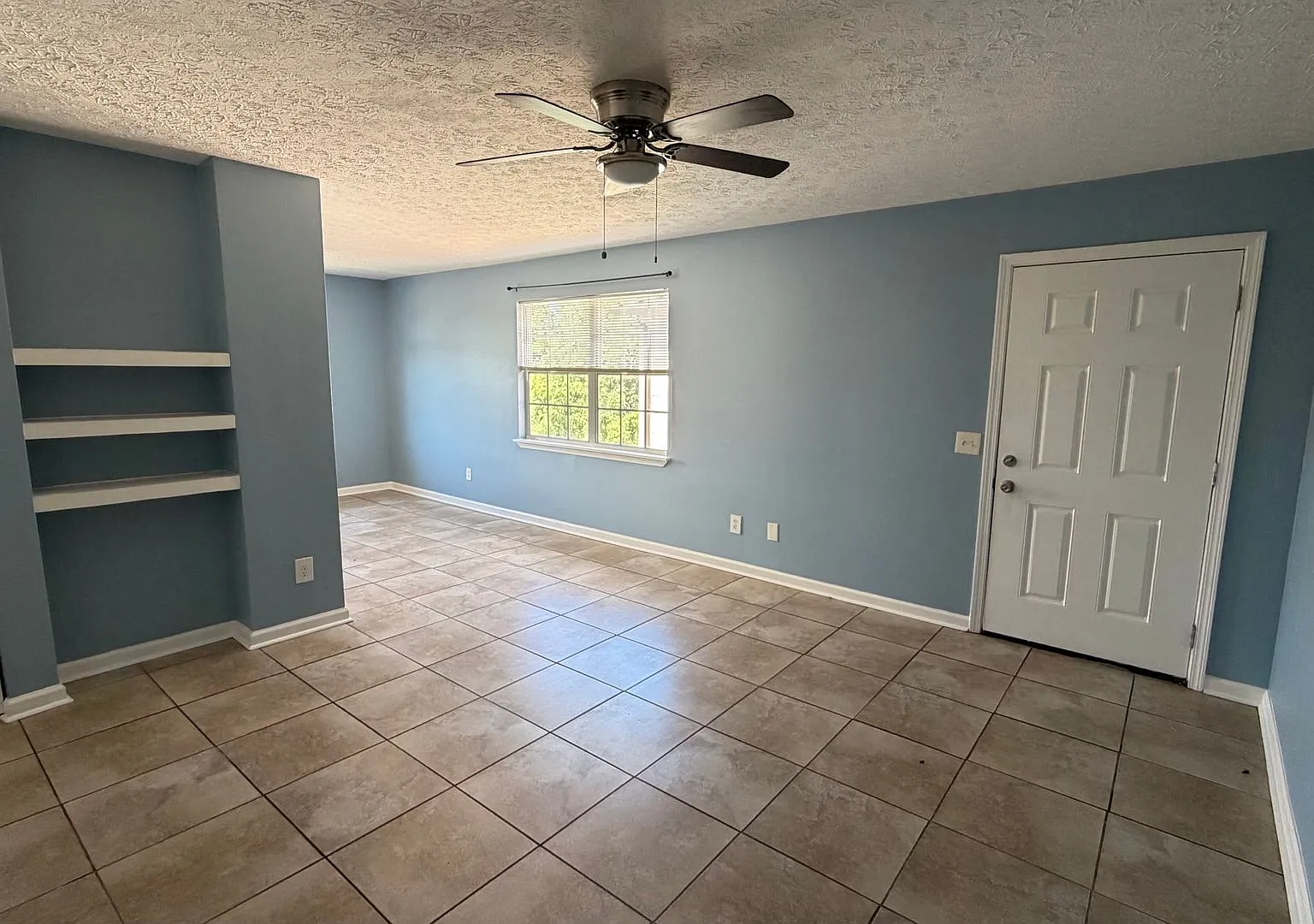 6321 Lenawee C3 — Photo 4