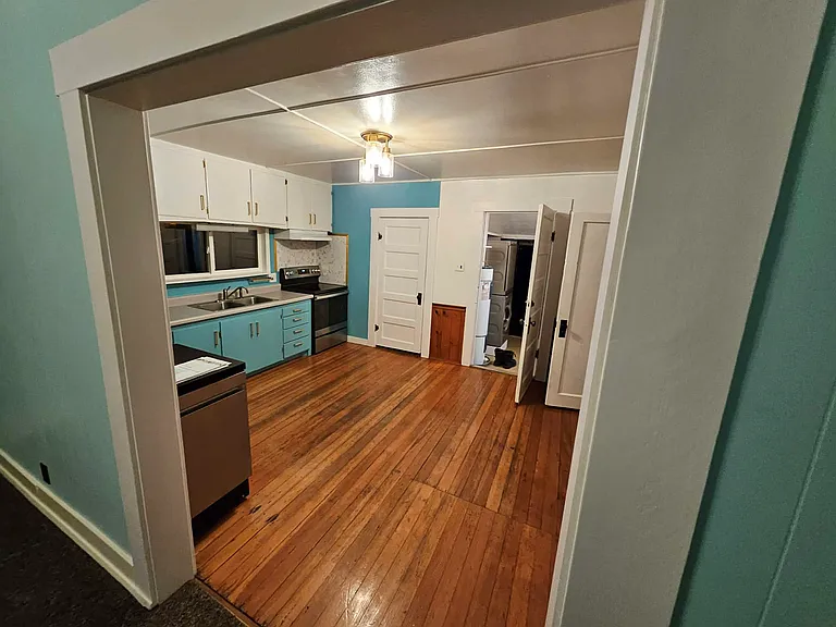 351 Lexington Ave NE — Photo 6