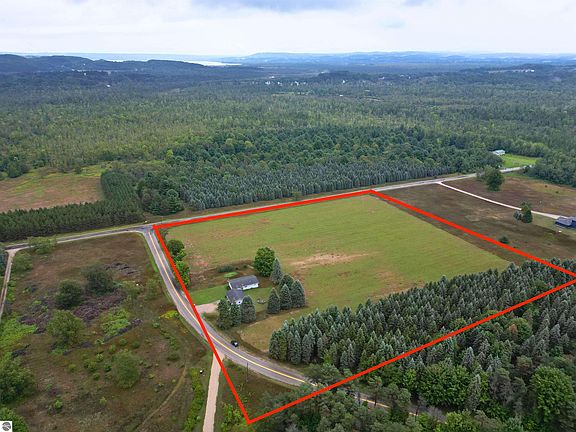 2nd image of 1922 E Darga Rd