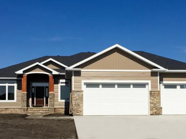 7324 Eagle Pointe Dr S, Fargo, ND 58104