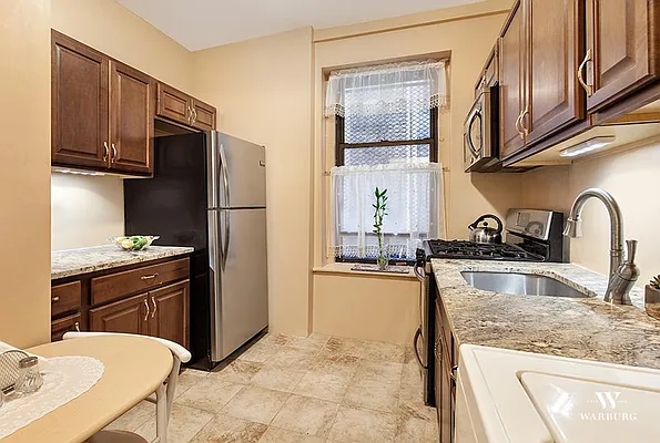 Sold by Warburg | media 13