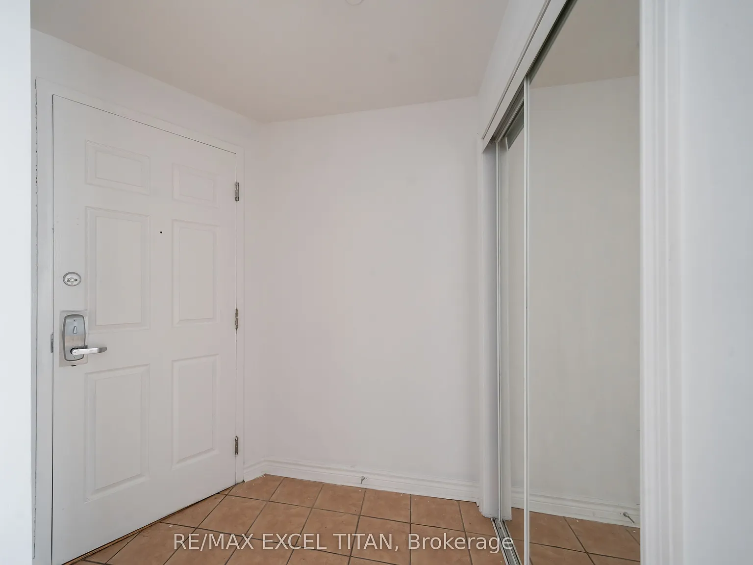 Studio, $1,600 — Photo 4