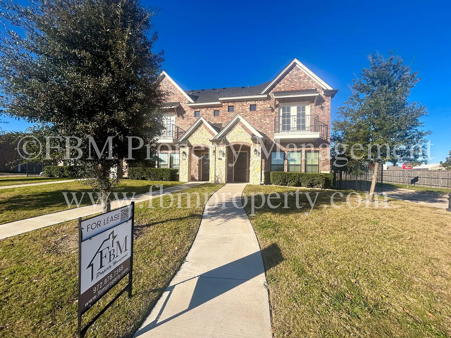 306 Brothers Blvd - Beautiful 3 Bedroom, 2.5 Bathroom Townhome in Red Oak, TX! — Photo 1