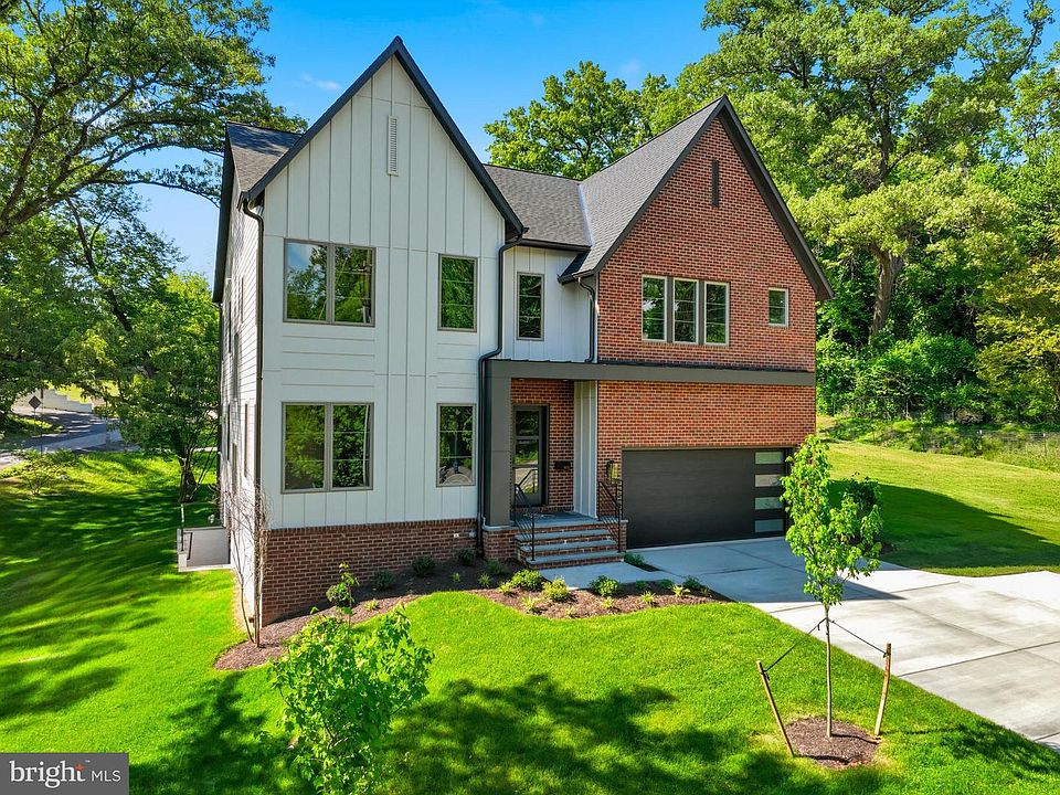 1st image of 3022 Castle Rd