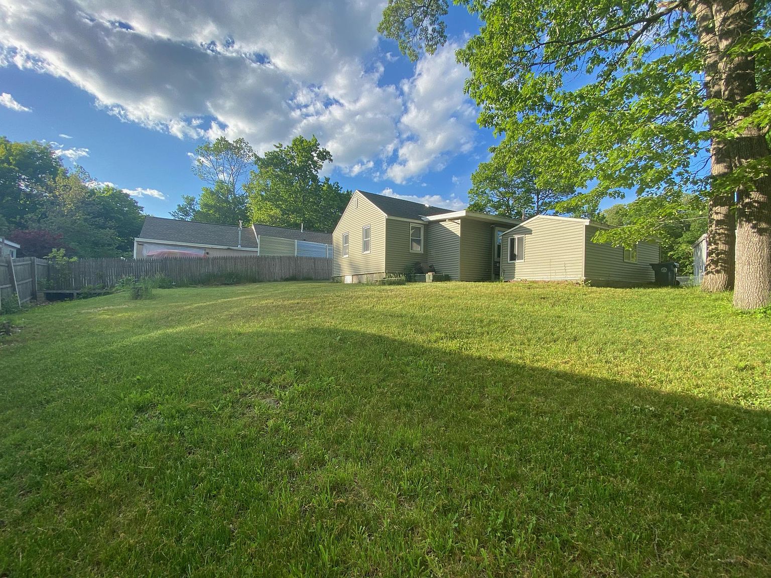 37 Oakland Ave, Tyngsboro, MA 01879 Zillow