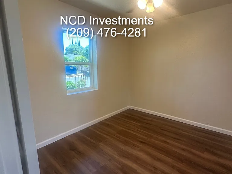 2515 N Franklin Ave #A — Photo 9