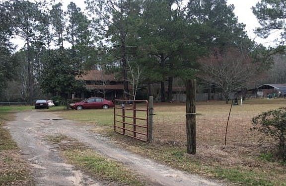 3rd image of 330 S Railroad Ln