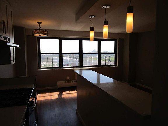 4th image of 47 McKeever Pl APT 22L