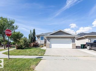 2 Woods Pl, Leduc, AB T9E 8T1