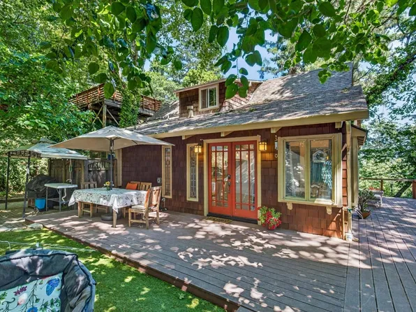 21550 Locust Dr, Los Gatos, CA 95033
