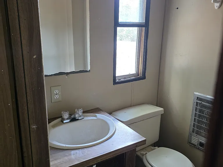 4502 E Old Marion Hwy #20 — Photo 4