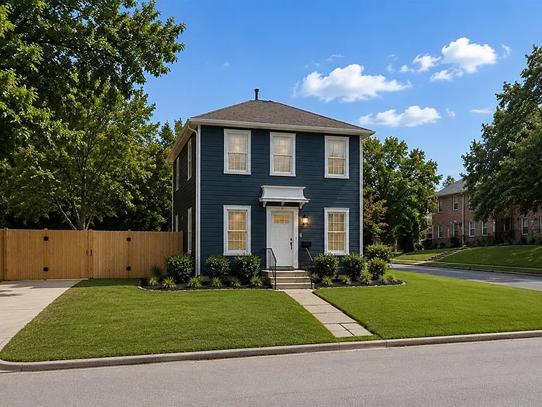 3211 Tom Green St #A — Photo 1