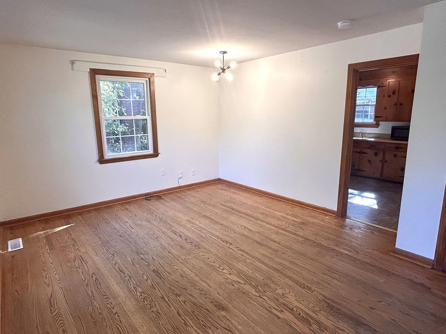 Three Bedroom Home near Geodis Park — Photo 3