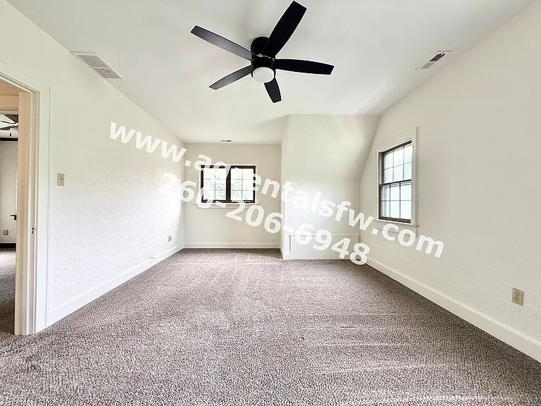 4708 Palatine Dr — Photo 9