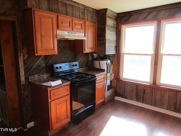 5th image of 1018 Borden St