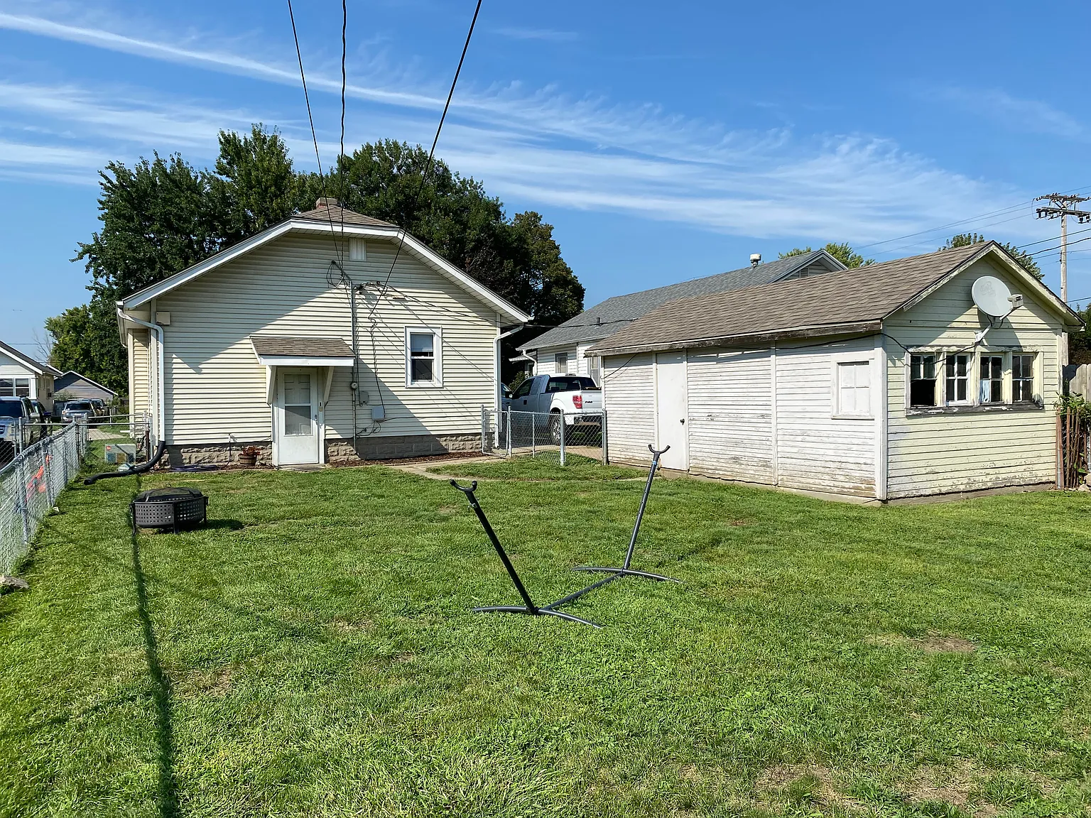 2505 Ave F — Photo 4