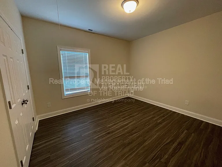 206 Hassellwood Dr — Photo 7