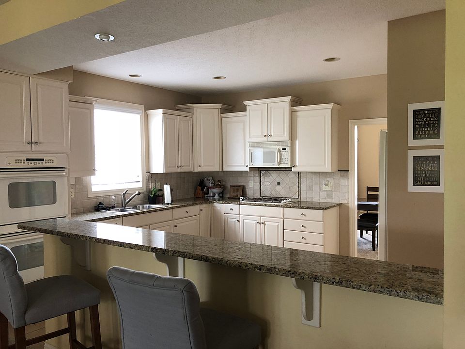 1st image of 8950 Gilg St