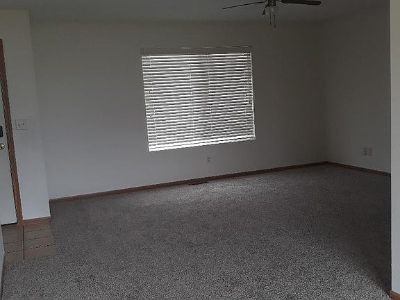 4th image of 2627 Park St