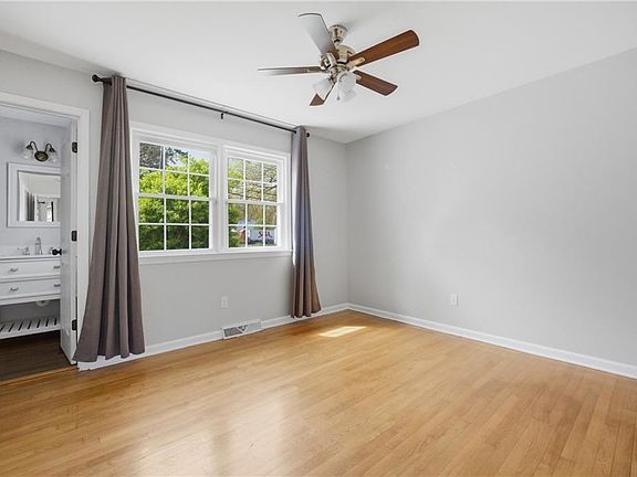 4th image of 62 Hall Rd