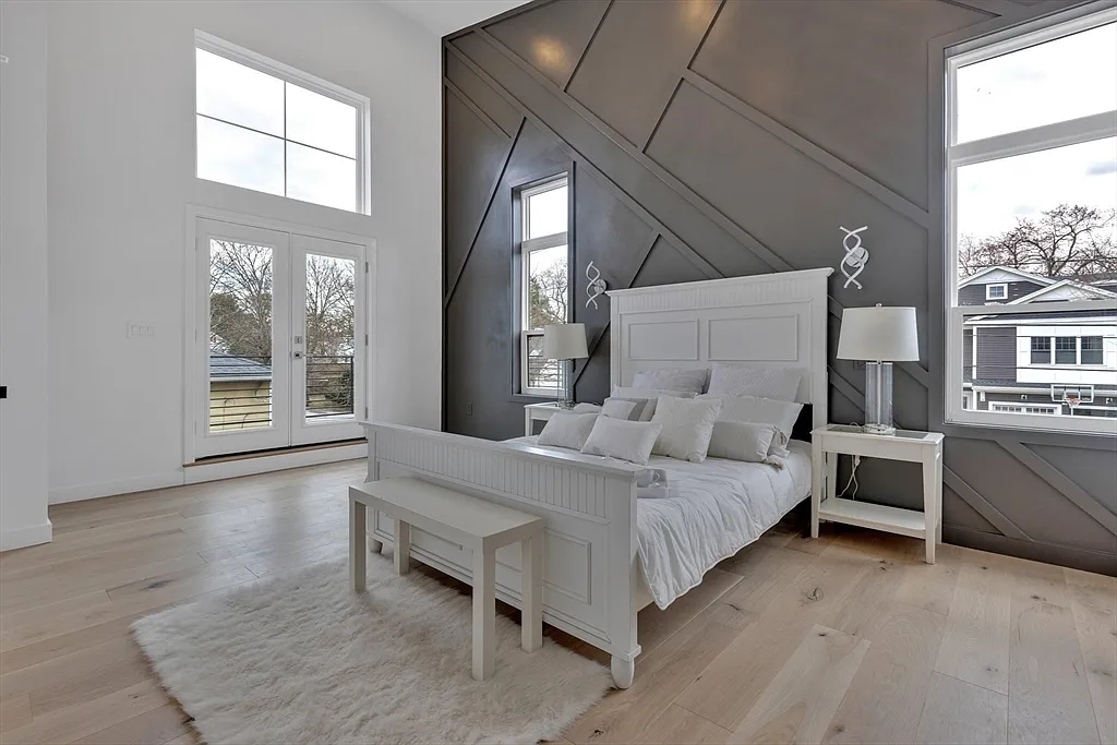 5 bed, 4.5 bath, 4400 sqft, $7,300 — Photo 4