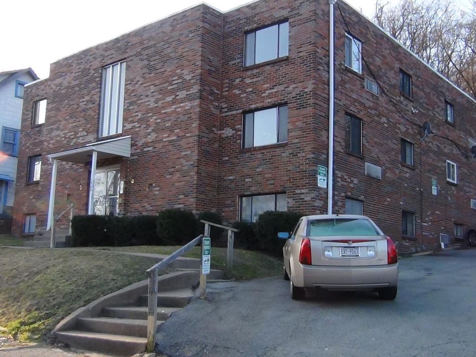 building w/parking area