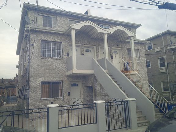 4th image of 318 Beach 86th St #1